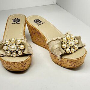 Yellow Box Maryland Beige Fringed Rhinestones Faux Pearls Cluster Sandals Size 7